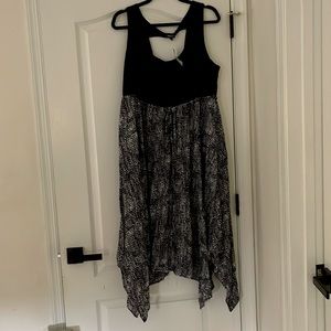 Torrid Size 2 black and white dress